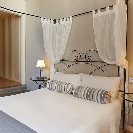 Di Piazza Del Duomo Bed and Breakfast Φλωρεντία
