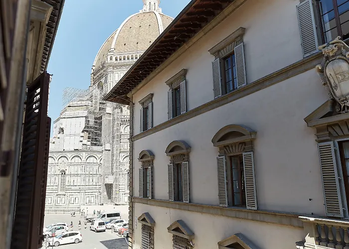 Di Piazza Del Duomo