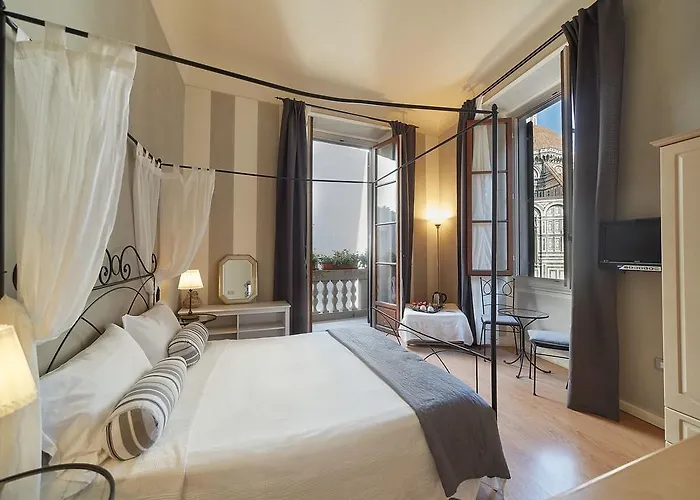 Di Piazza Del Duomo 3* Florencja